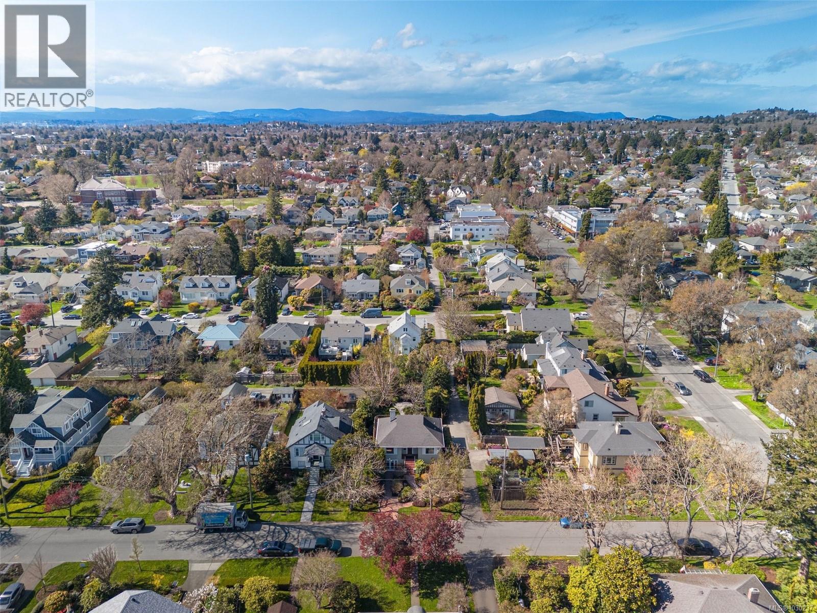  2438 Lincoln Road, Oak Bay