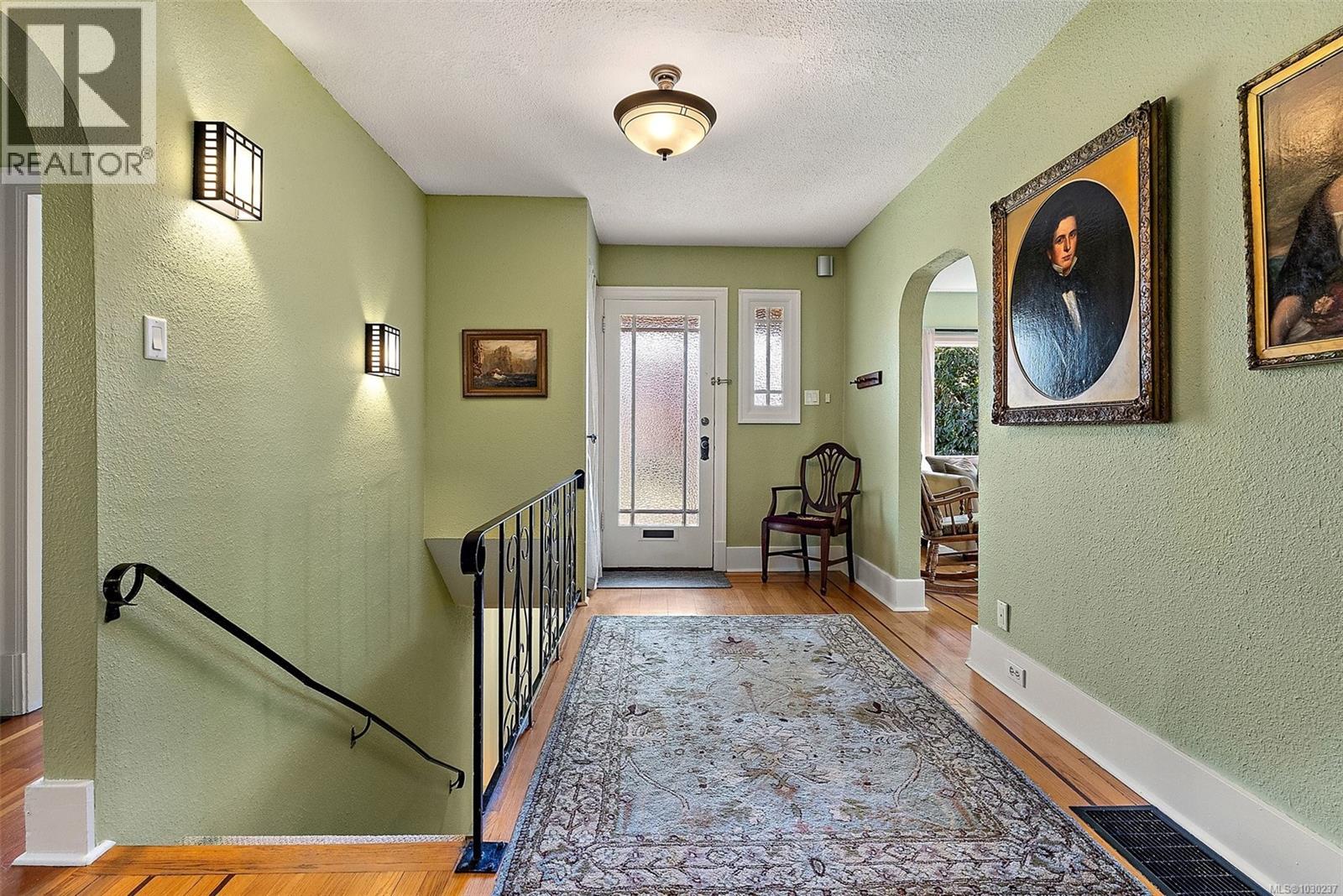  2438 Lincoln Road, Oak Bay