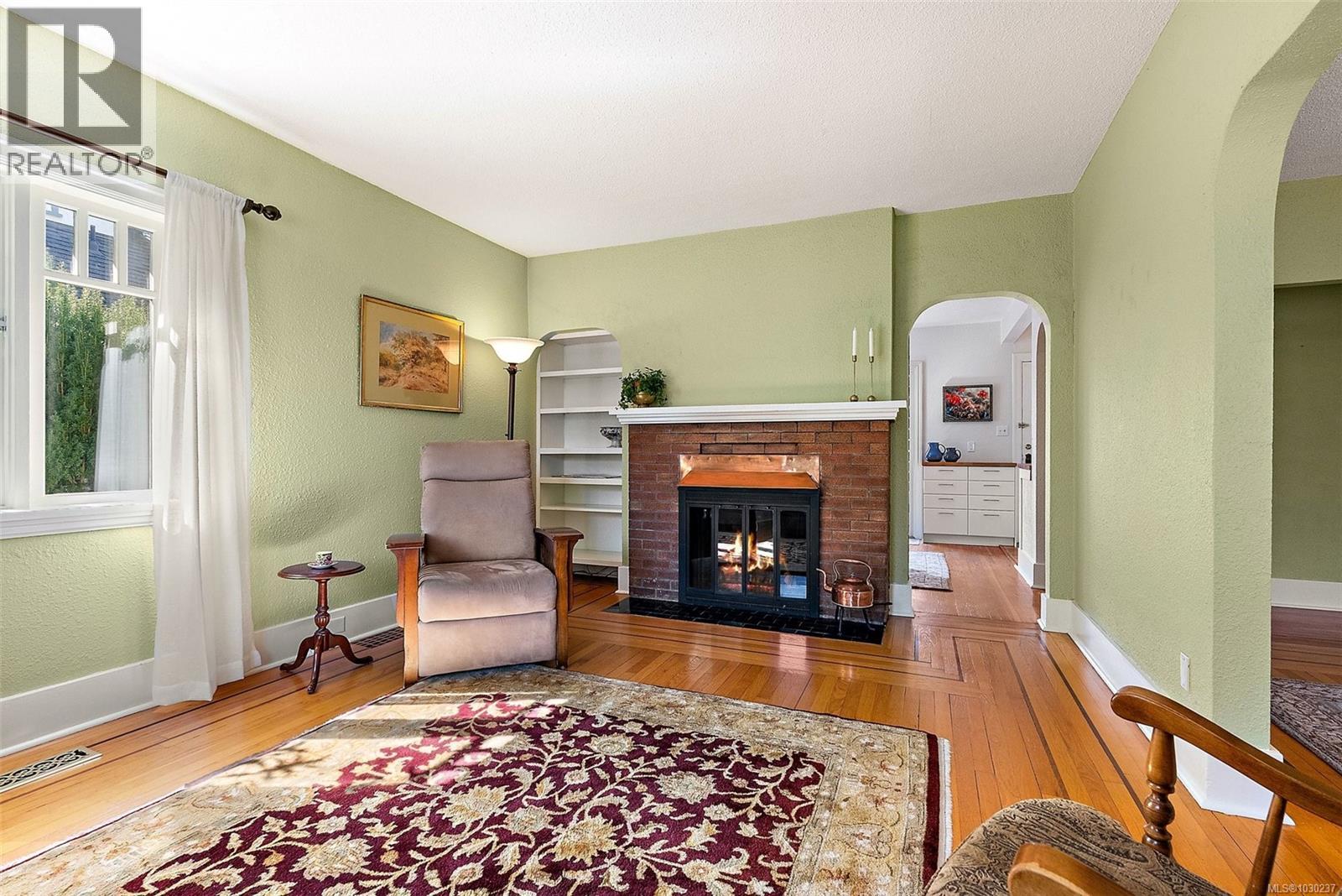  2438 Lincoln Road, Oak Bay