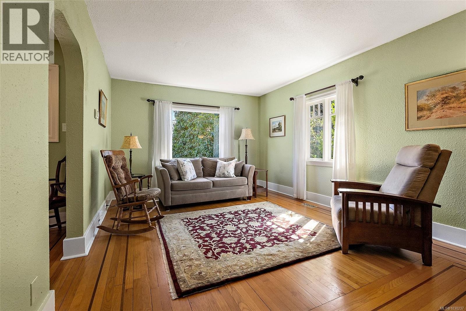  2438 Lincoln Road, Oak Bay