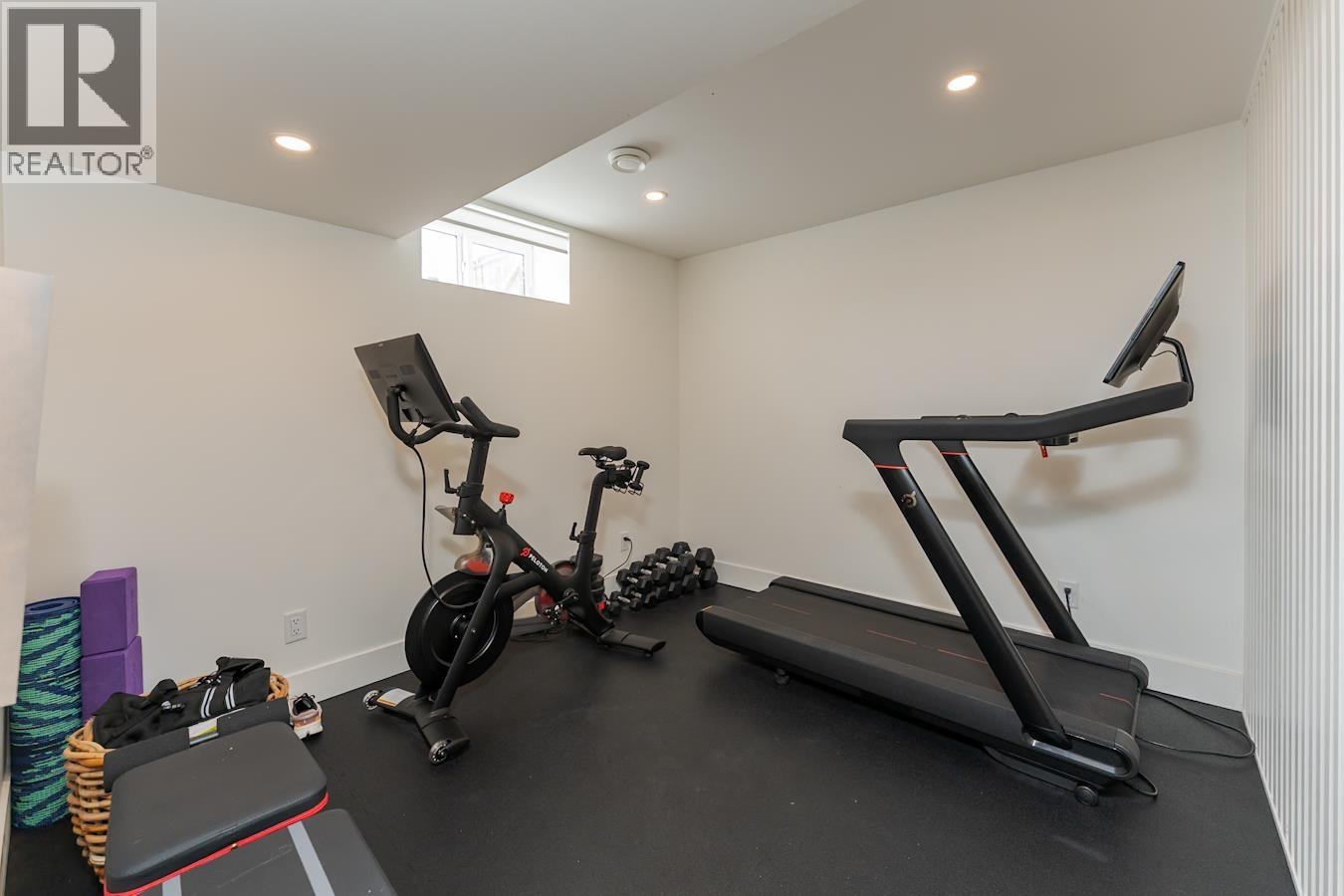 1150 BURDEN STREET - 29