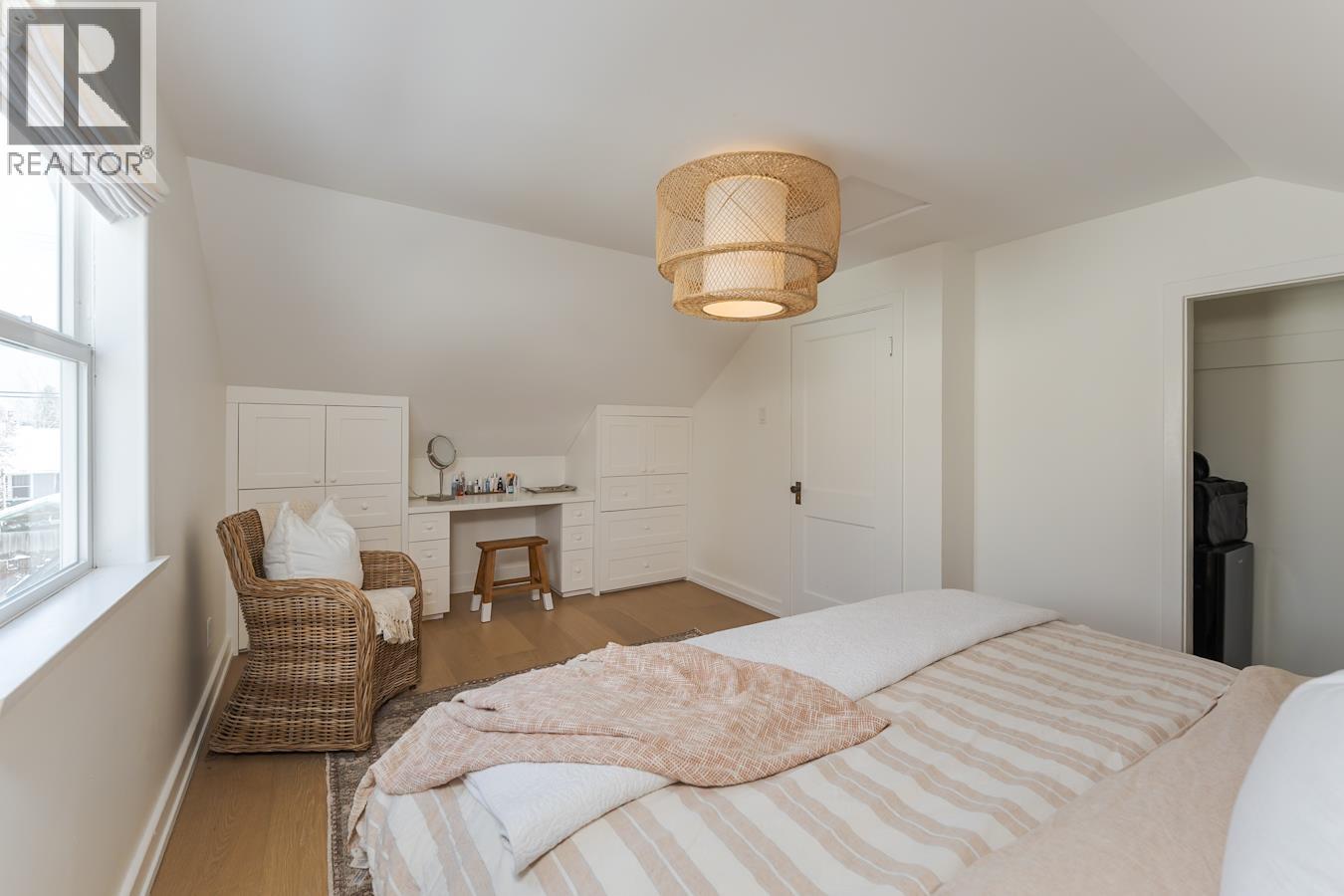 1150 BURDEN STREET - 19