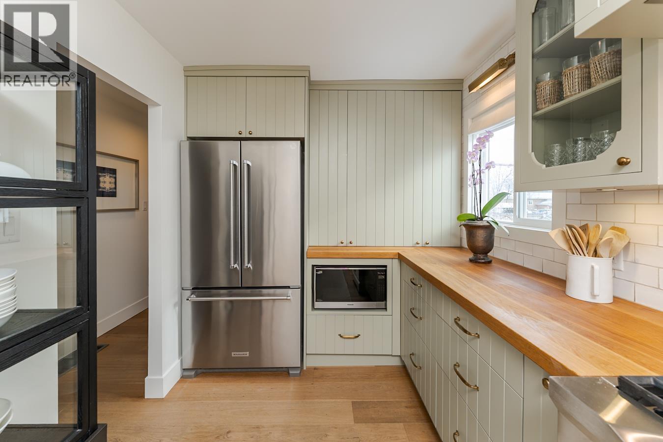 1150 BURDEN STREET - 7