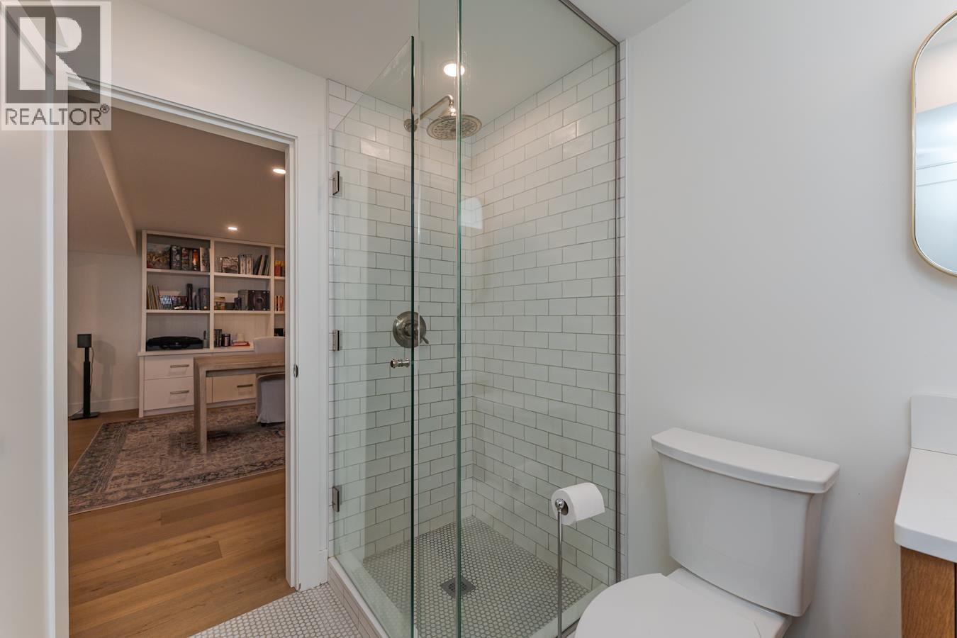 1150 BURDEN STREET - 32