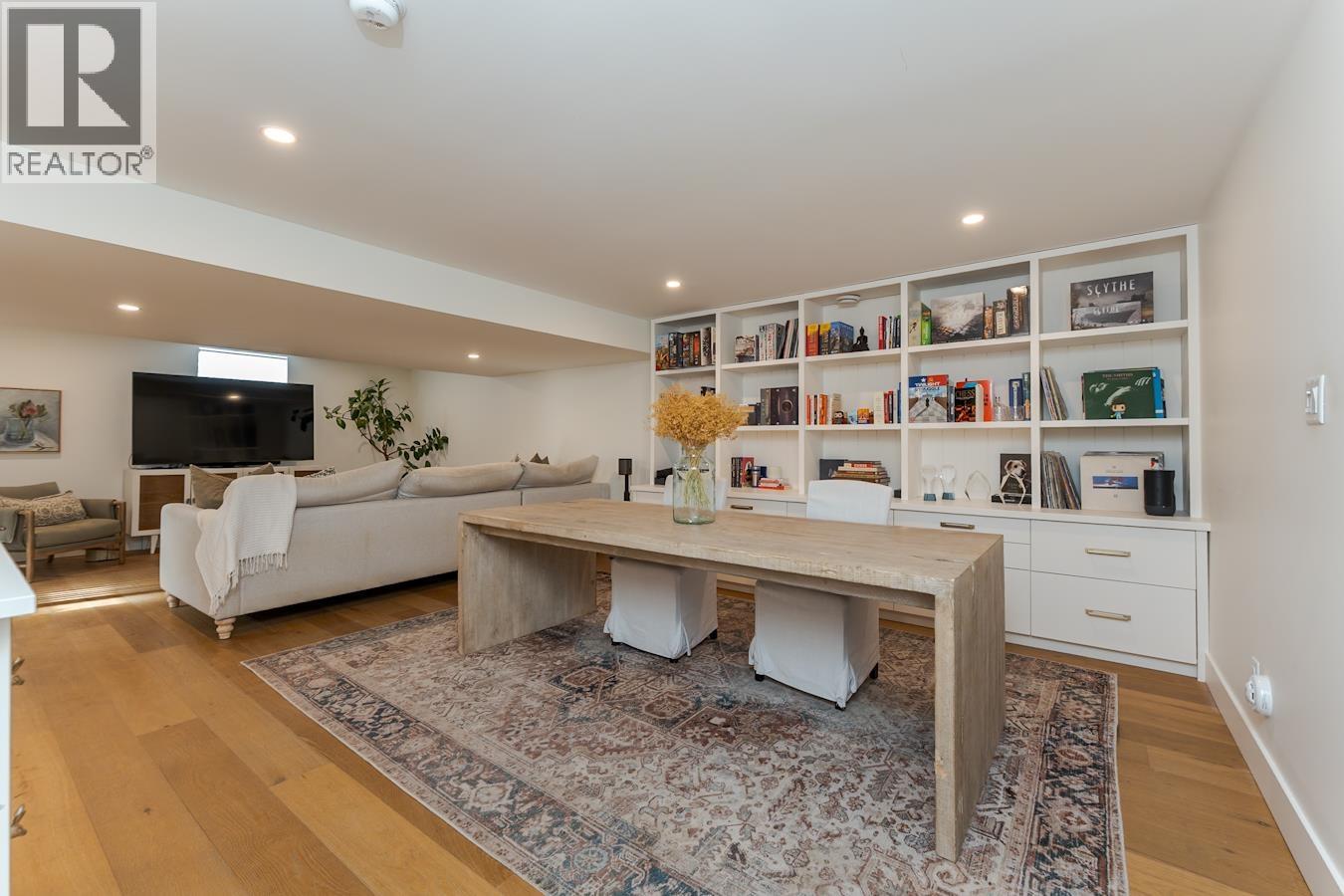 1150 BURDEN STREET - 23