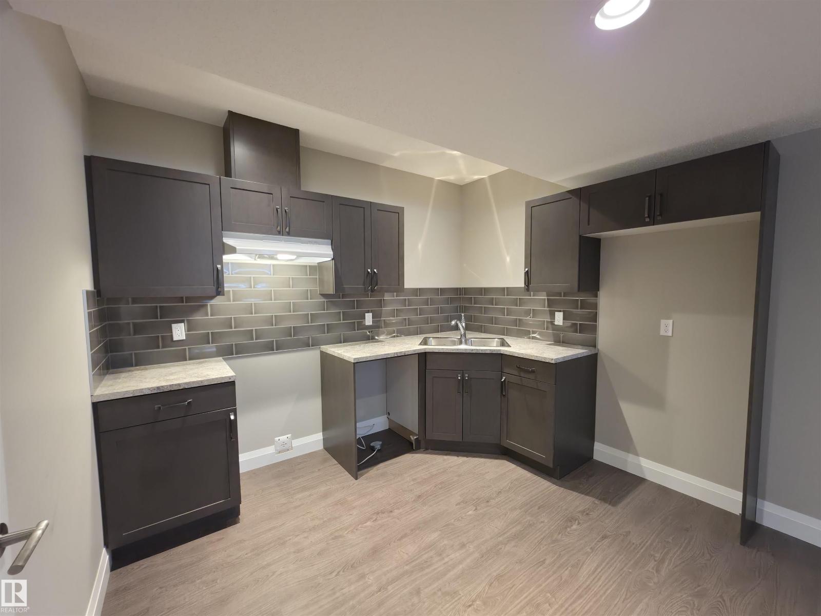 628 ORTONA WY NW NW, Edmonton