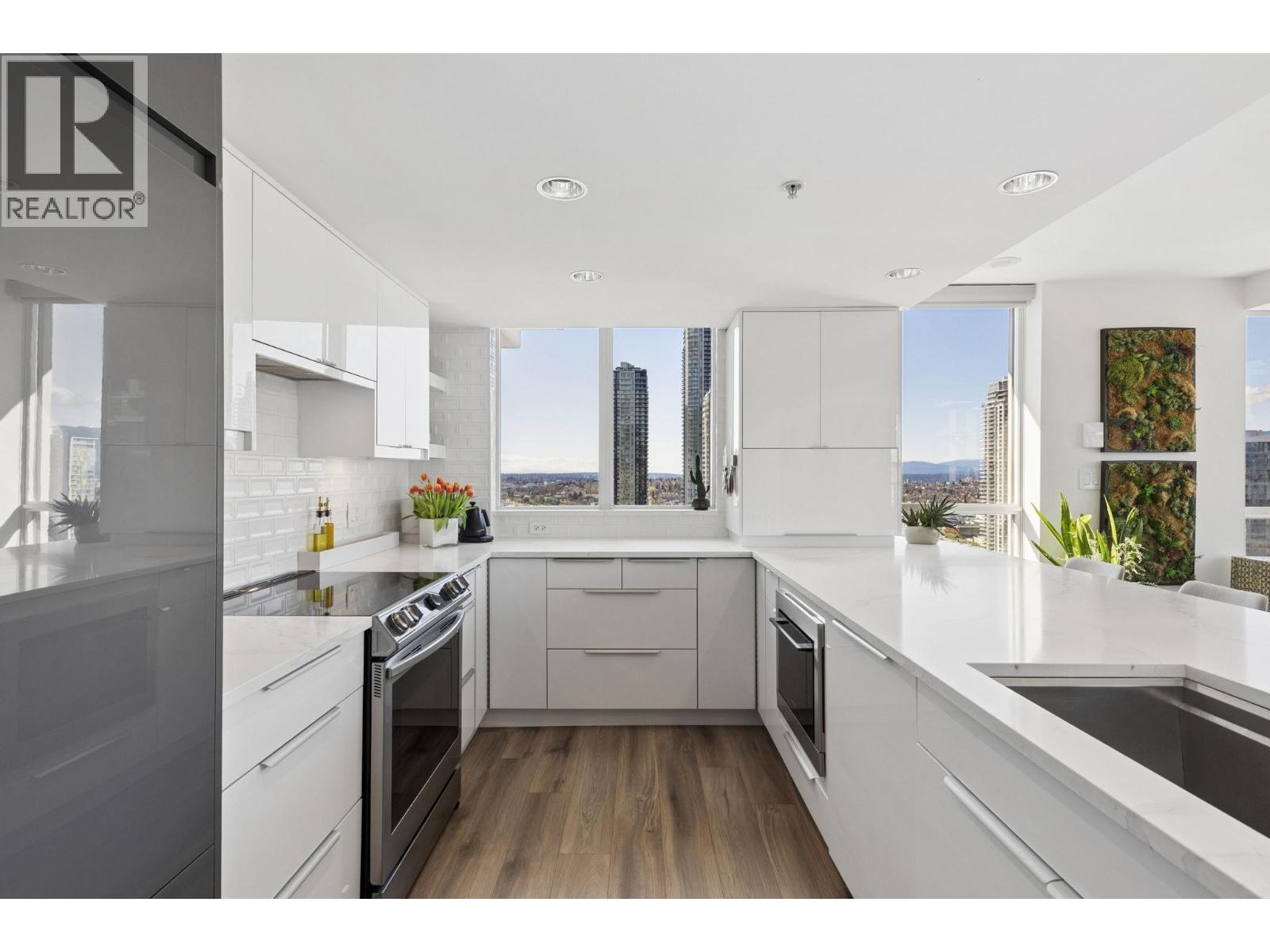 3203 2138 MADISON Avenue - photo 2