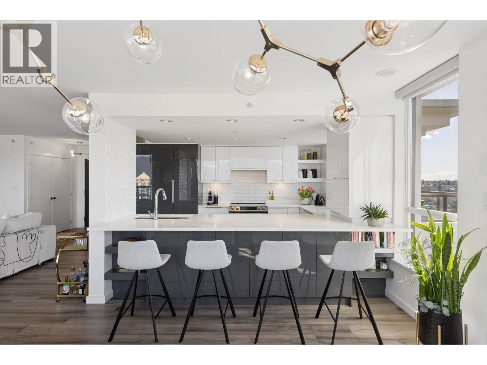 3203 2138 MADISON Avenue - main photo