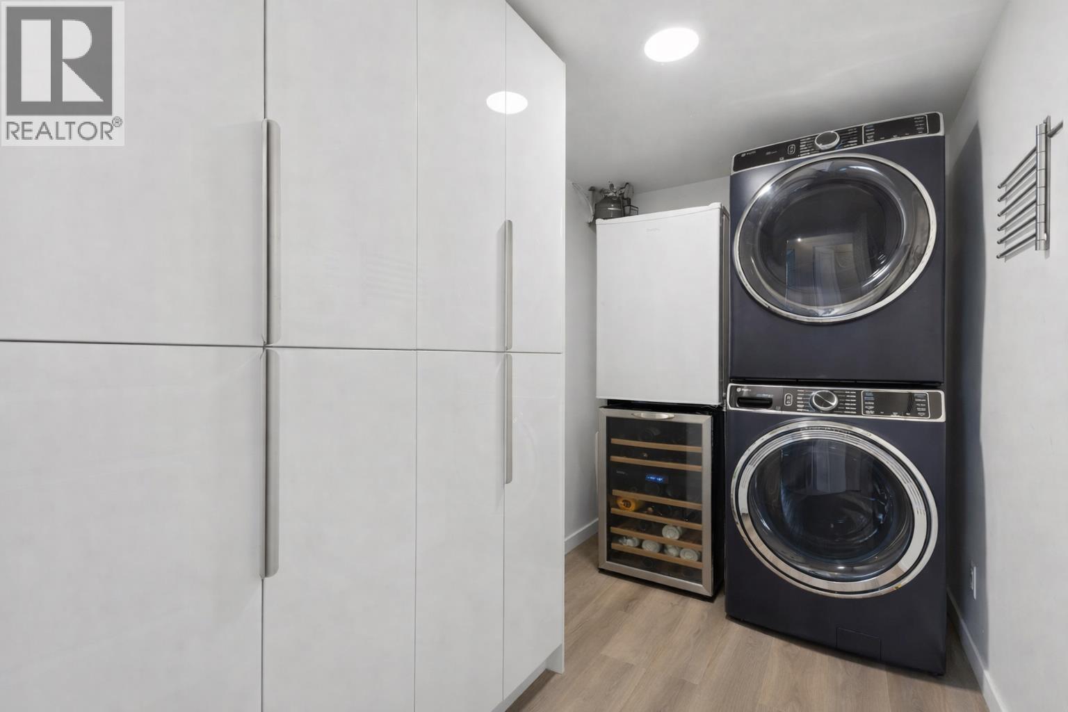 3203 2138 MADISON AVENUE