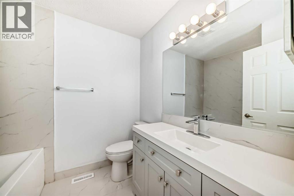 Single Family House Bi-level for Sale in  Bearberry Close NW Beddington Heights Calgary 