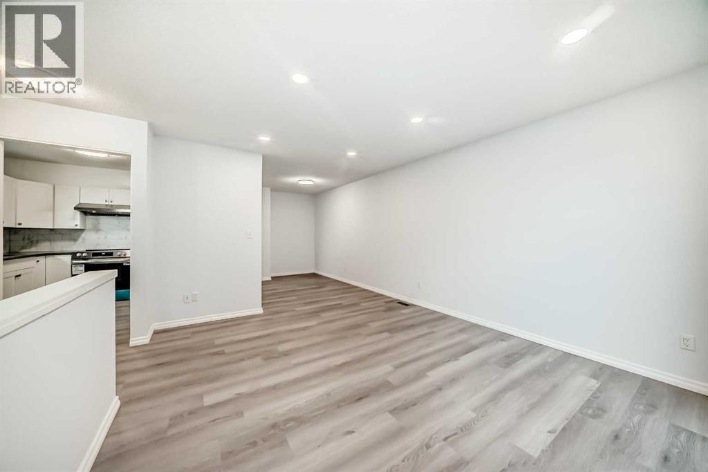 Single Family House Bi-level for Sale in  Bearberry Close NW Beddington Heights Calgary 