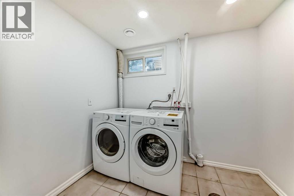 Single Family House Bi-level for Sale in  Bearberry Close NW Beddington Heights Calgary 