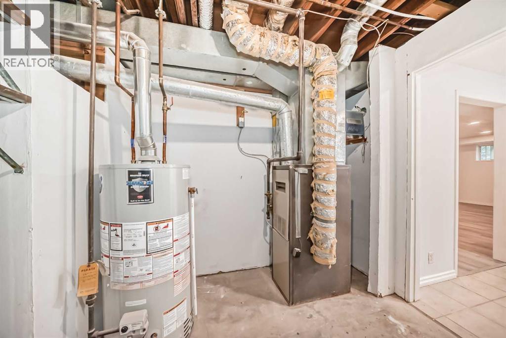 Single Family House Bi-level for Sale in  Bearberry Close NW Beddington Heights Calgary 