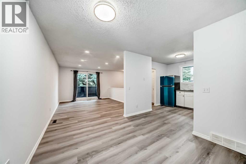 Single Family House Bi-level for Sale in  Bearberry Close NW Beddington Heights Calgary 