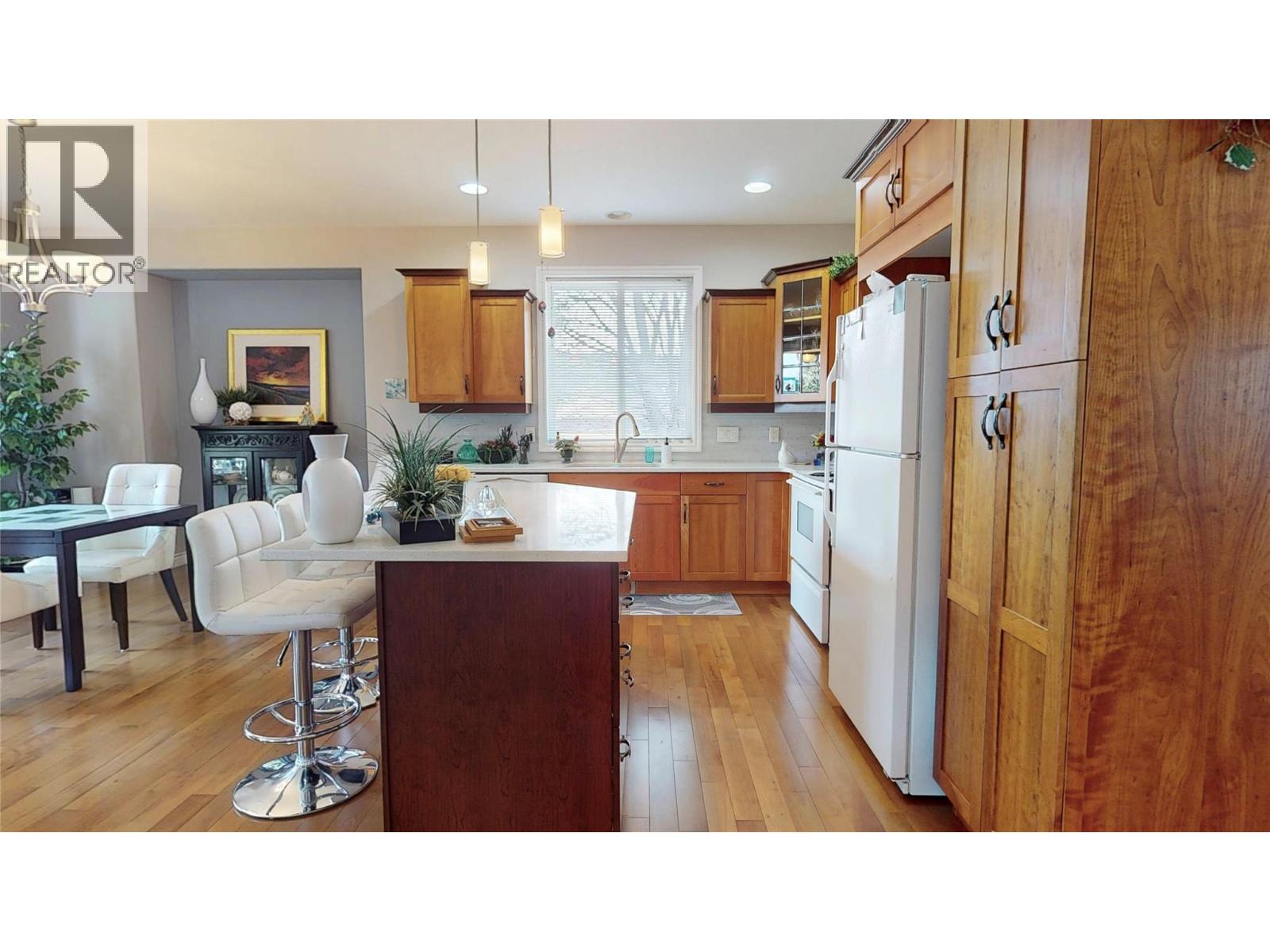  2523 Golf View Crescent, Blind Bay