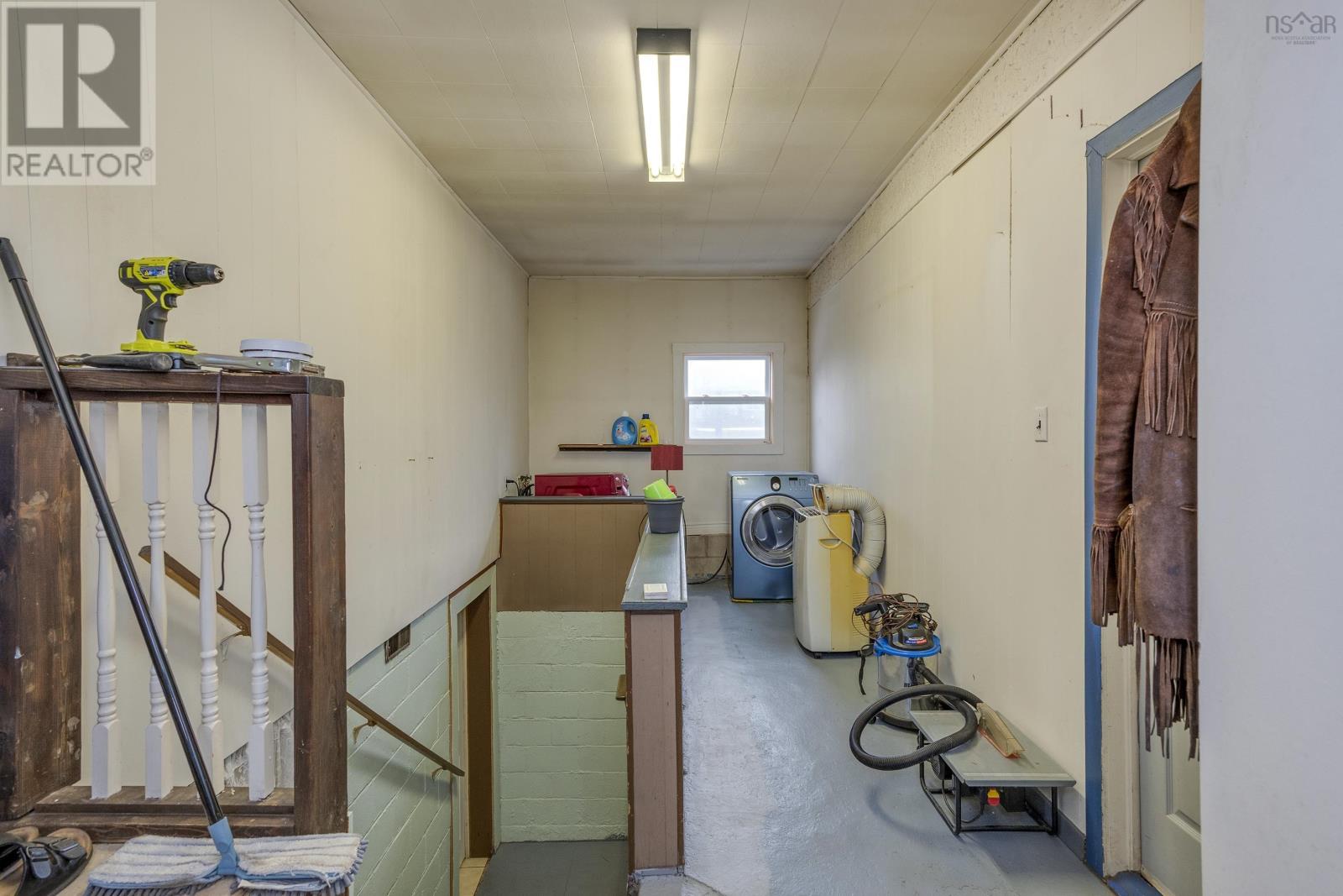 10014 221 HIGHWAY - 18