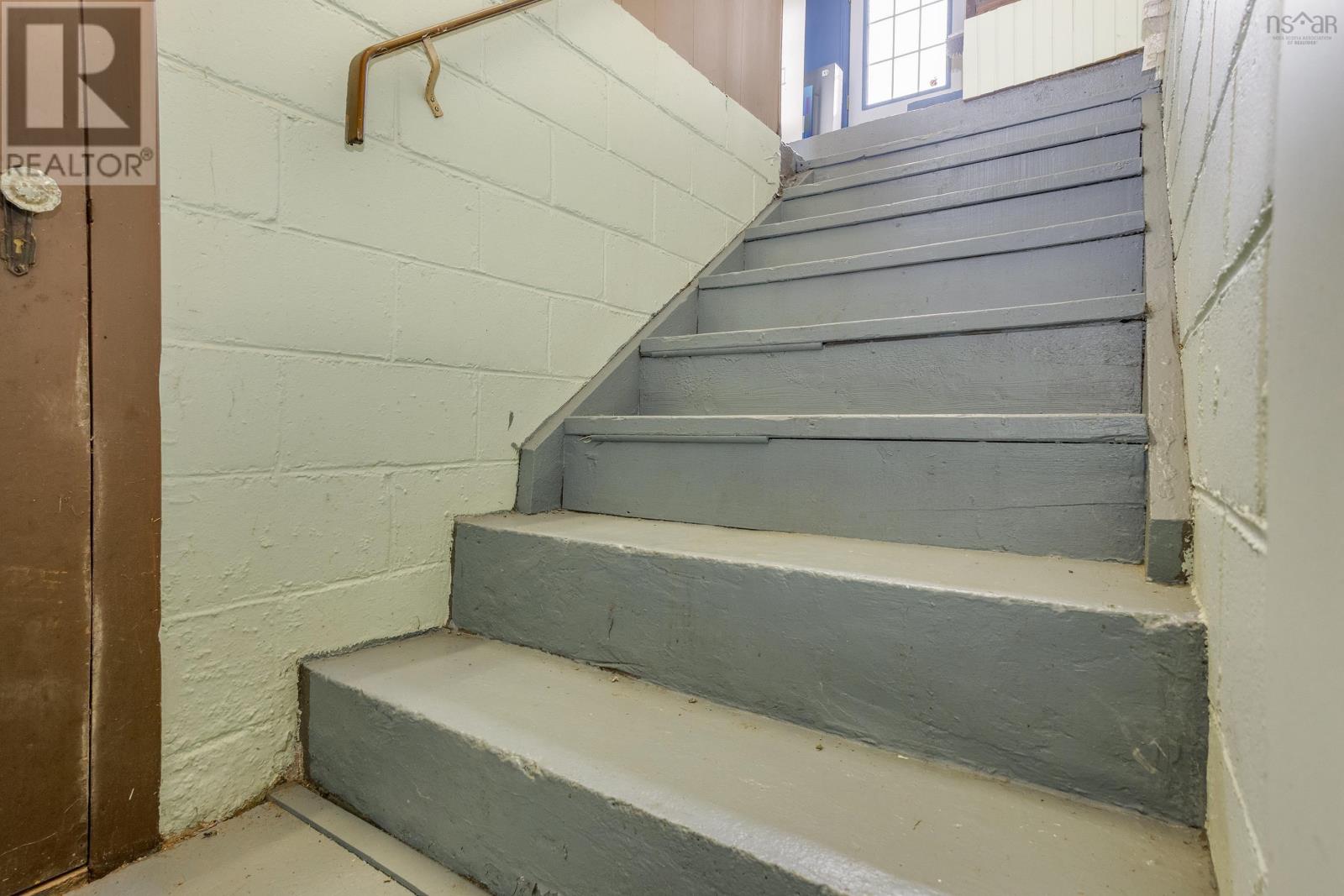 10014 221 HIGHWAY - 24