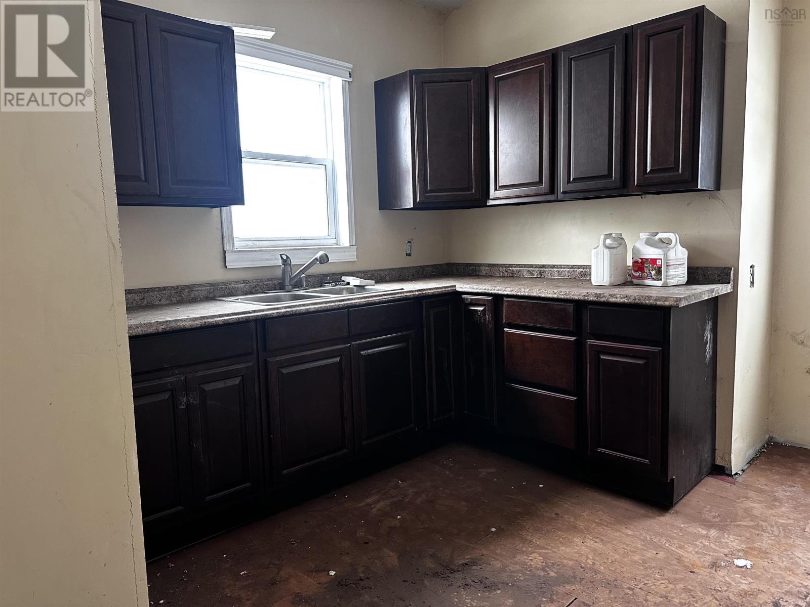 Property 6 of 29 of 24 Reserve Street