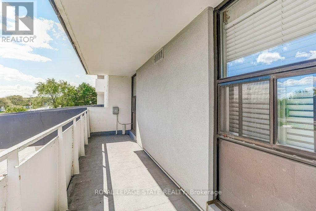 205 - 2055 UPPER MIDDLE ROAD, Burlington (Brant Hills), Ontario, L7P3P4 — Photo 6