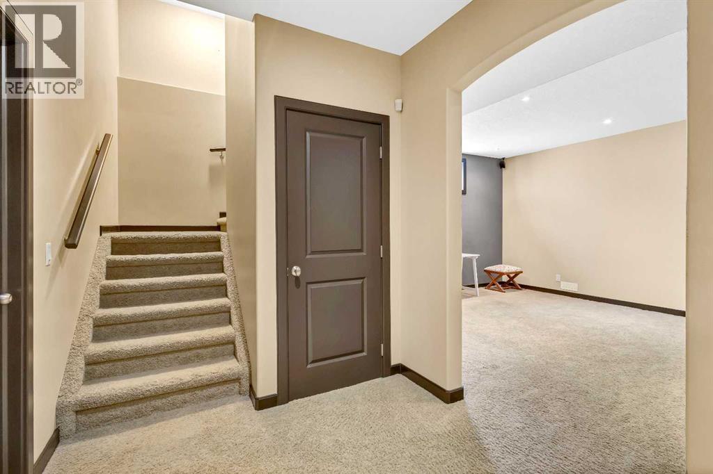 Single Family House for Sale in  Sherwood Rise NW Sherwood Calgary 