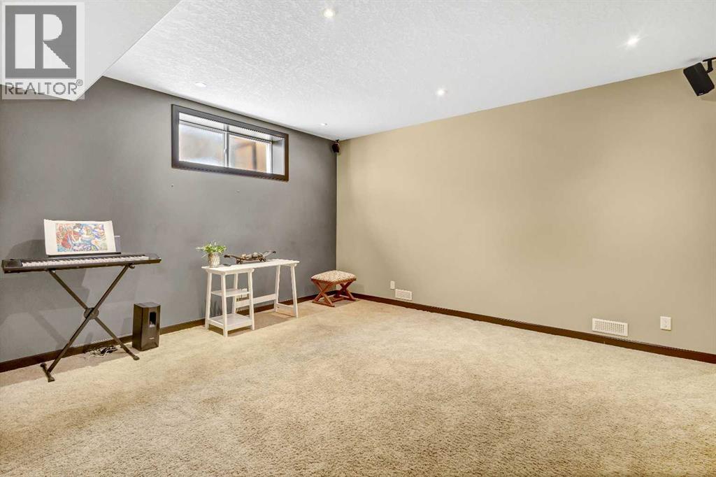 Single Family House for Sale in  Sherwood Rise NW Sherwood Calgary 