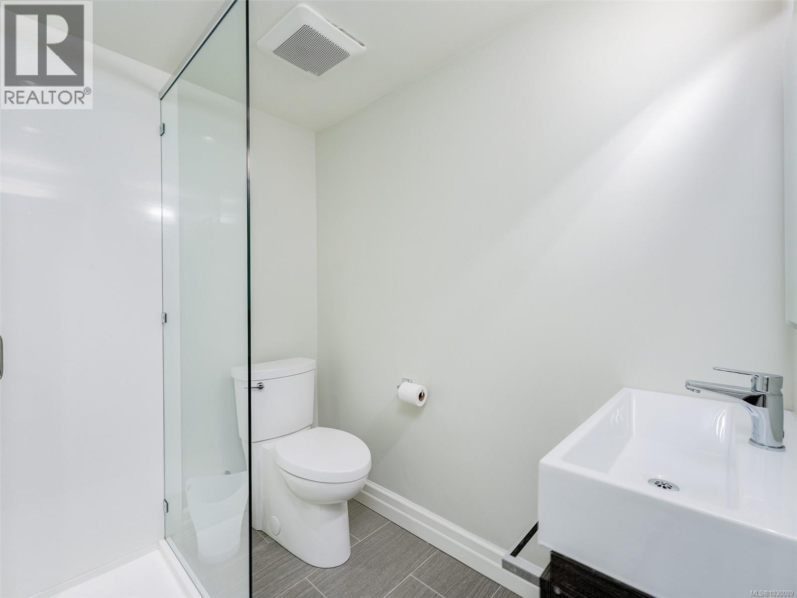  3977 Lexington Avenue, Saanich