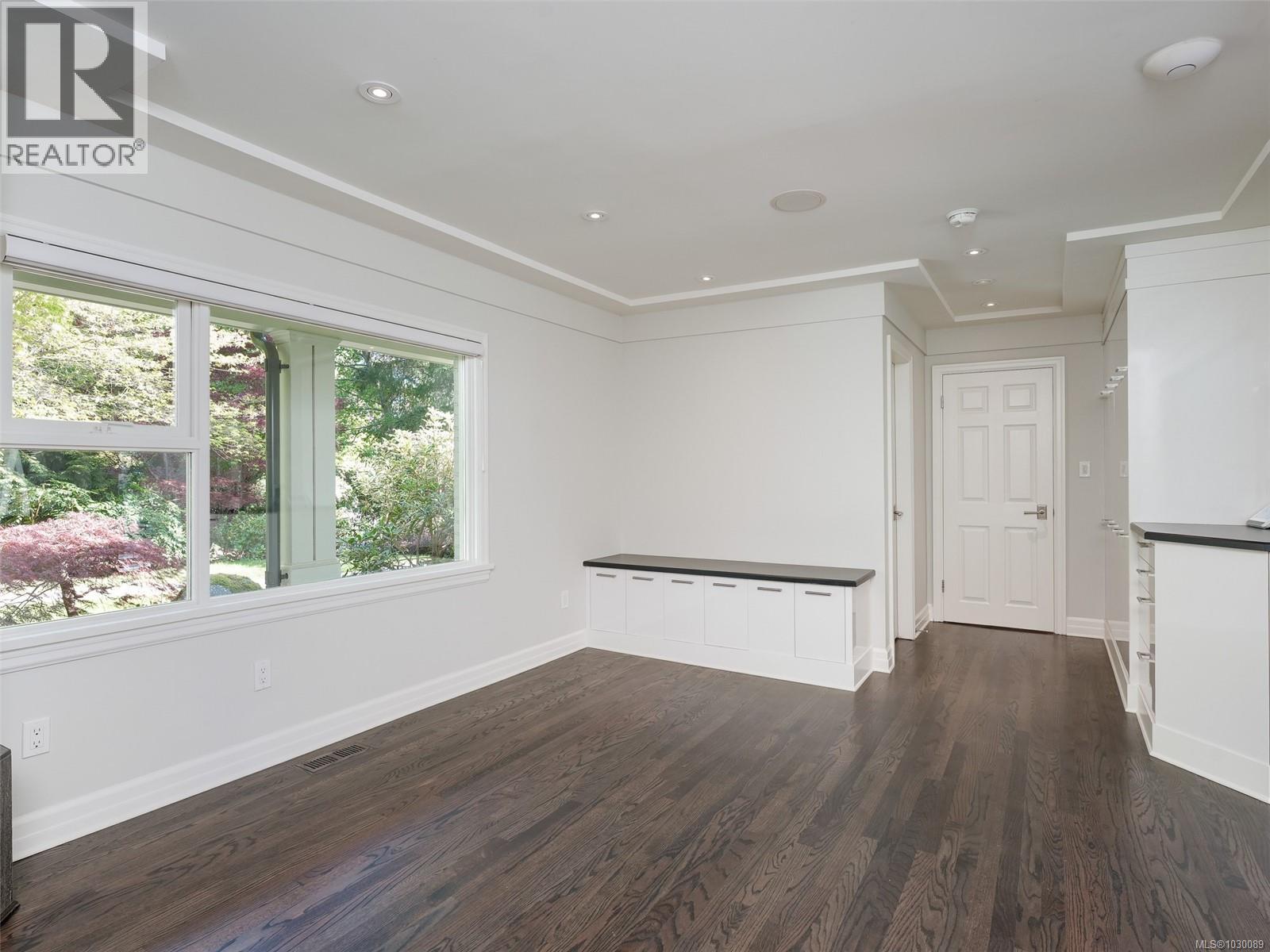  3977 Lexington Avenue, Saanich