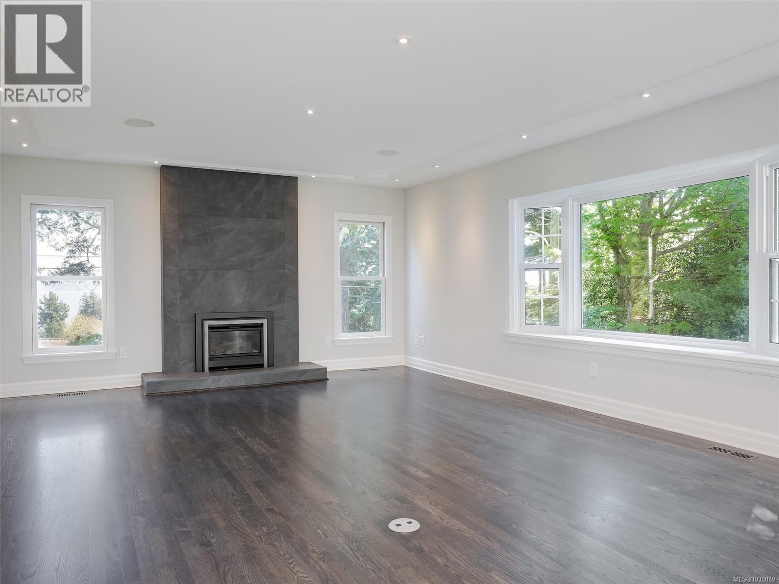 3977 Lexington Avenue, Saanich