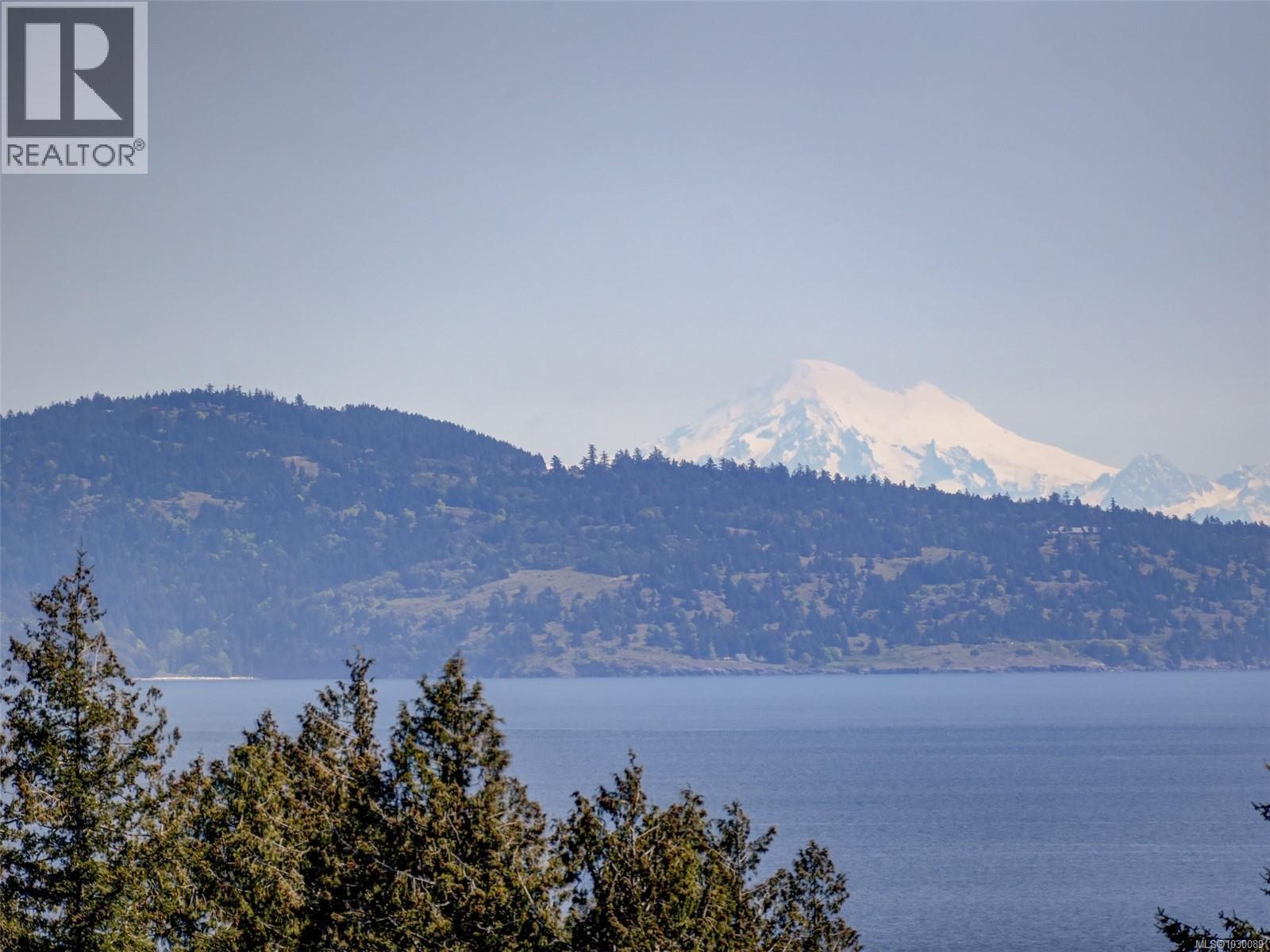  3977 Lexington Avenue, Saanich