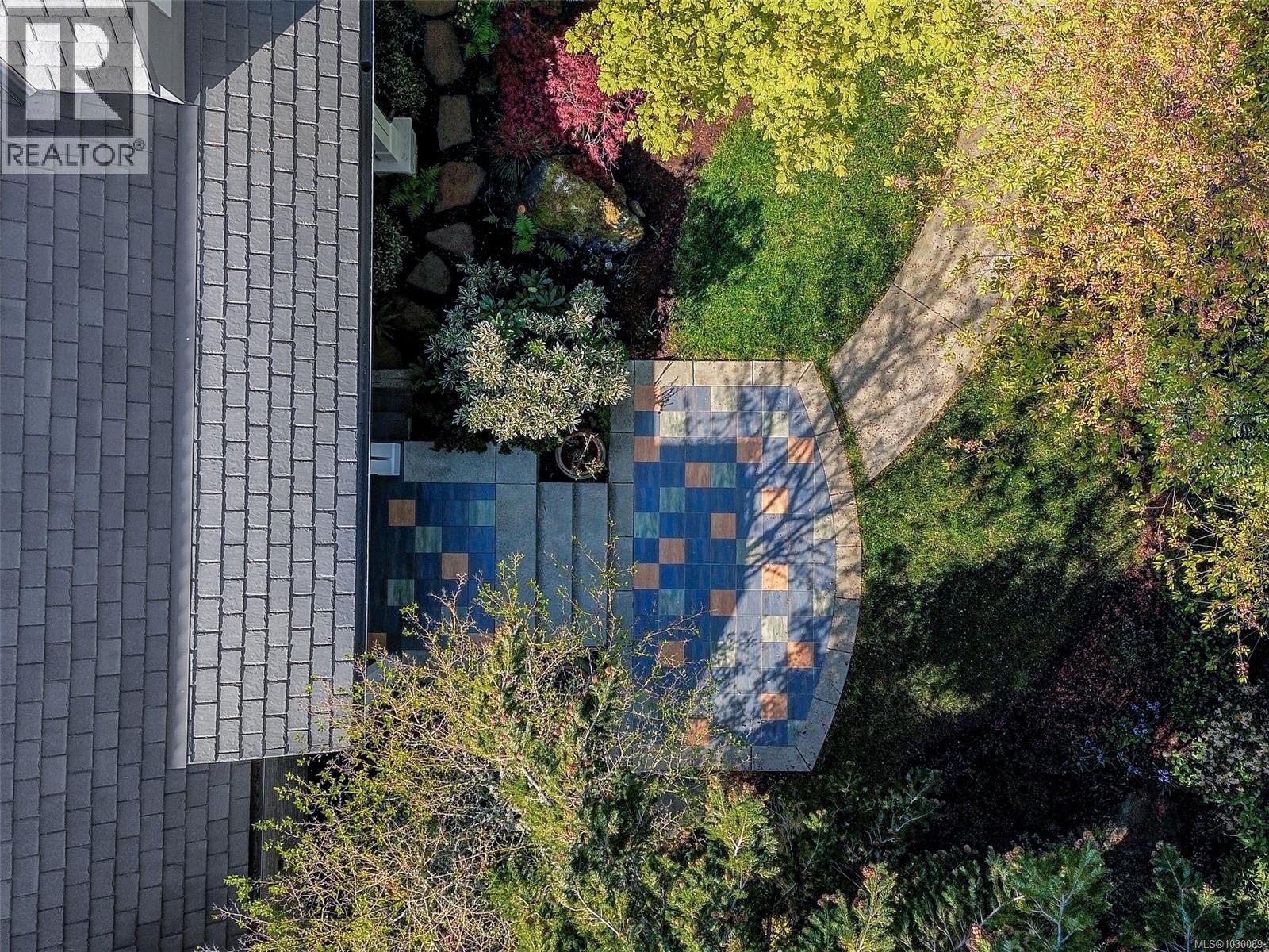  3977 Lexington Avenue, Saanich