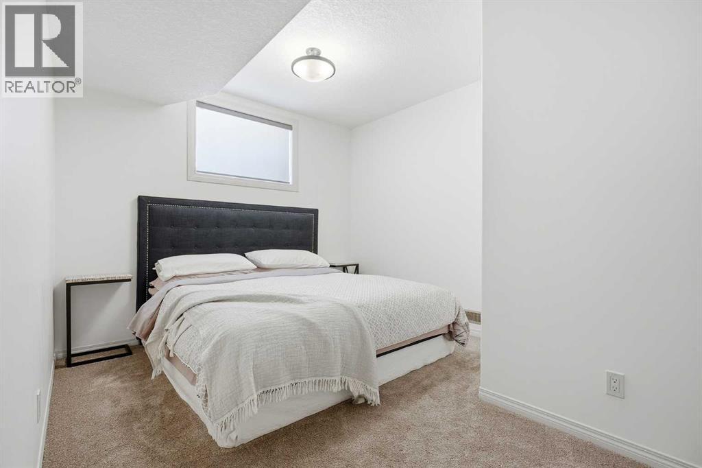 Single Family House for Sale in  Tuscany Estates Rise NW Tuscany Calgary 