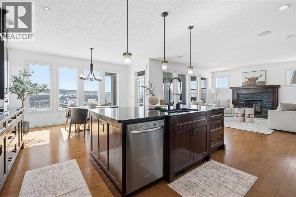 Single Family House for Sale in  Tuscany Estates Rise NW Tuscany Calgary 