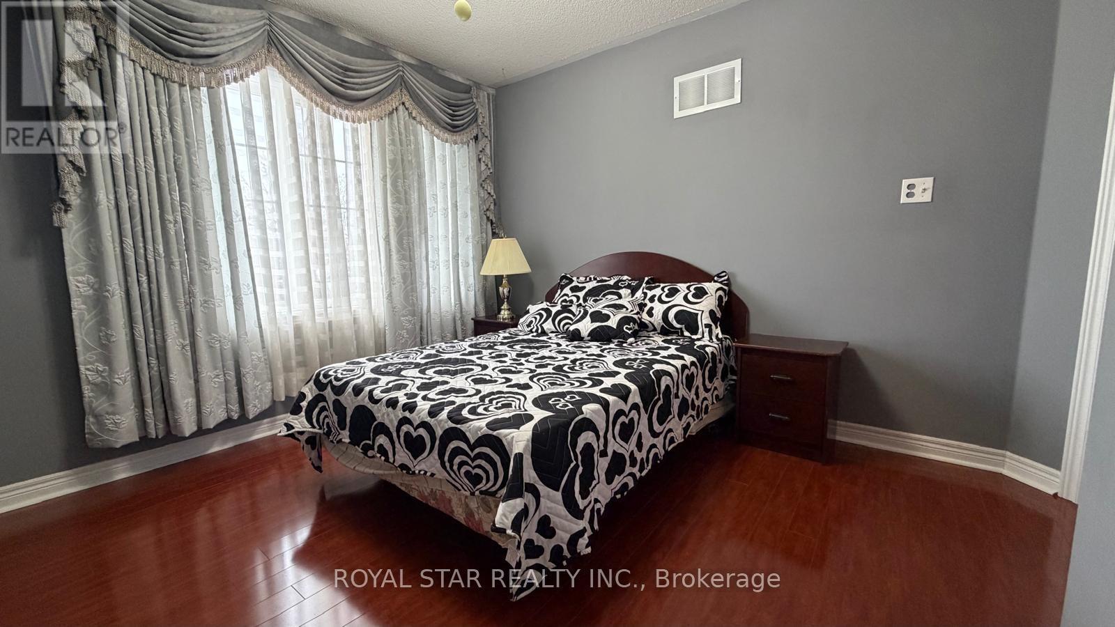 58 RED PLANT CRESCENT - 20
