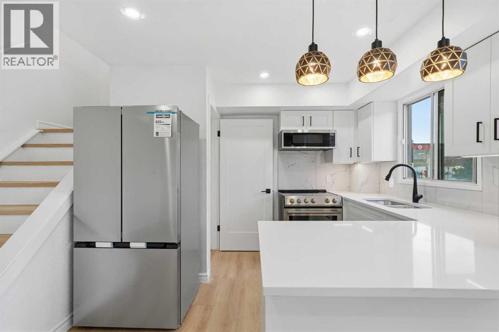 Single Family House for Sale in    Avenue SW Shaganappi Calgary 