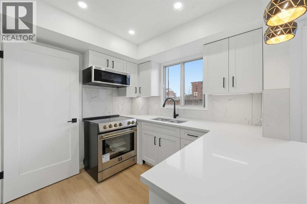 Single Family House for Sale in    Avenue SW Shaganappi Calgary 