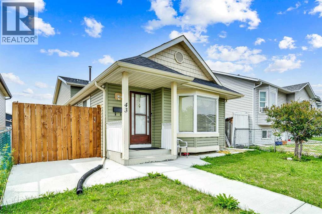Single Family House 4 Level for Sale in  Falshire Close NE Falconridge Calgary 