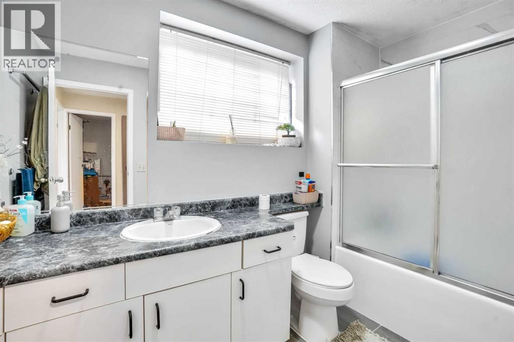 Single Family House 4 Level for Sale in  Falshire Close NE Falconridge Calgary 