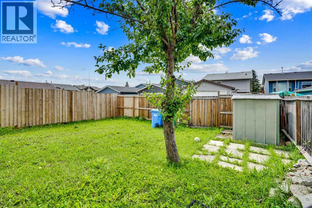 Single Family House 4 Level for Sale in  Falshire Close NE Falconridge Calgary 