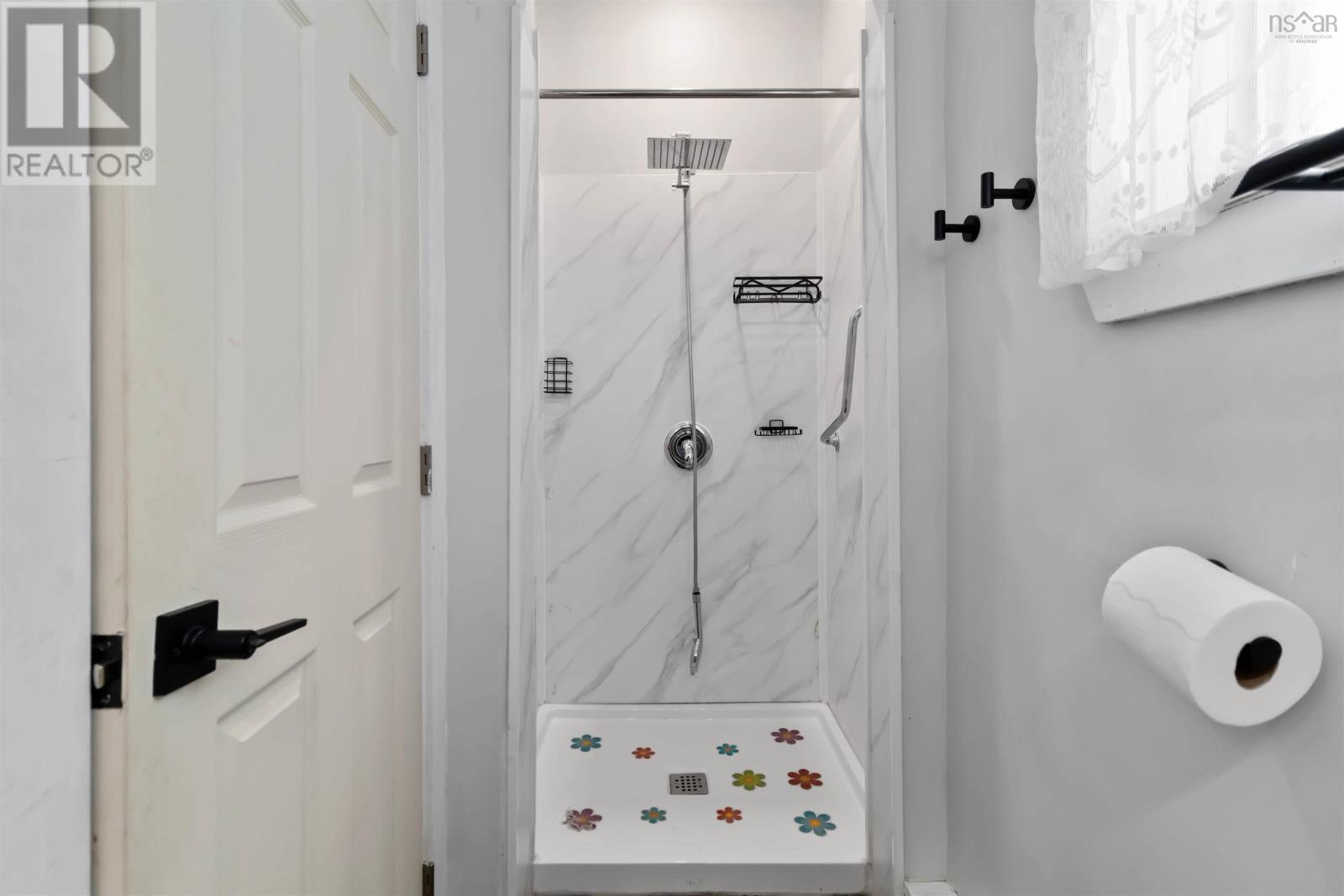 Property 28 of 41 of 102 King Street