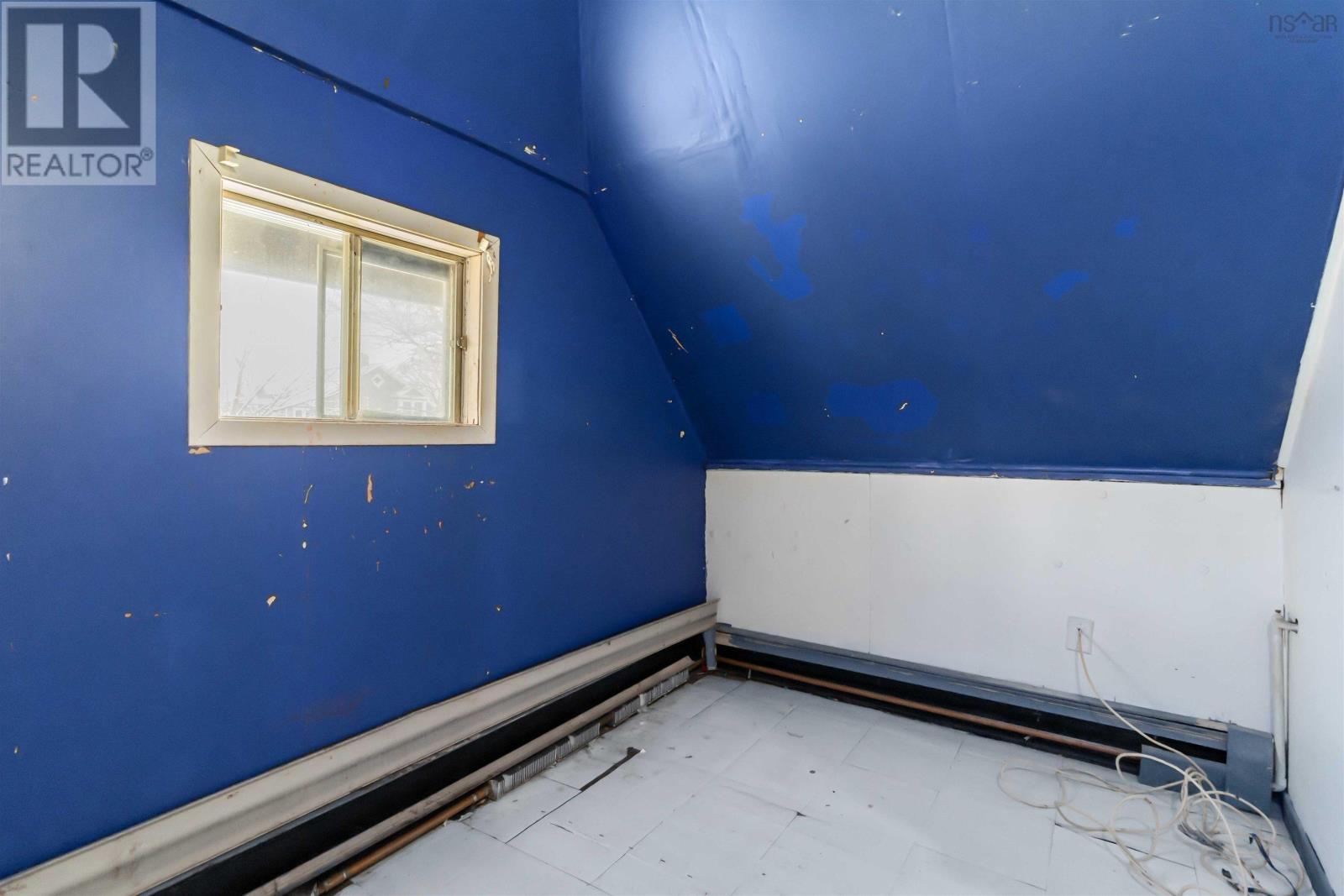 Property 22 of 41 of 102 King Street