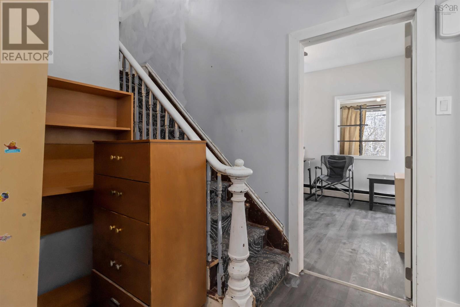 Property 25 of 41 of 102 King Street