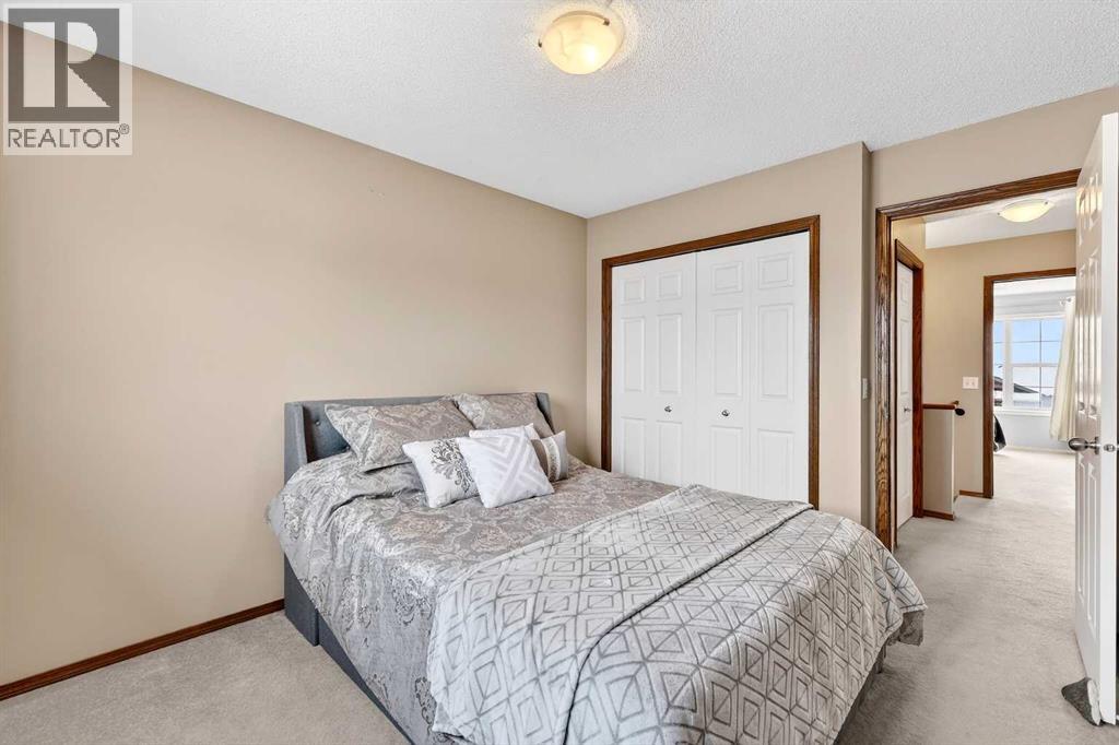 Single Family House for Sale in  Everridge Way SW Evergreen Calgary 