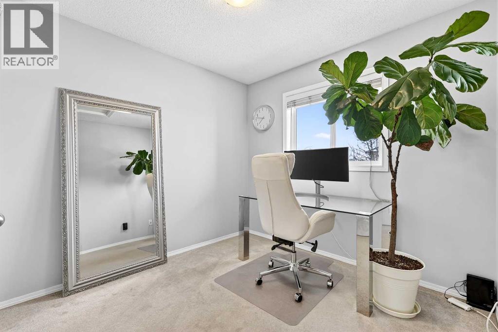 Single Family House for Sale in  Everridge Way SW Evergreen Calgary 