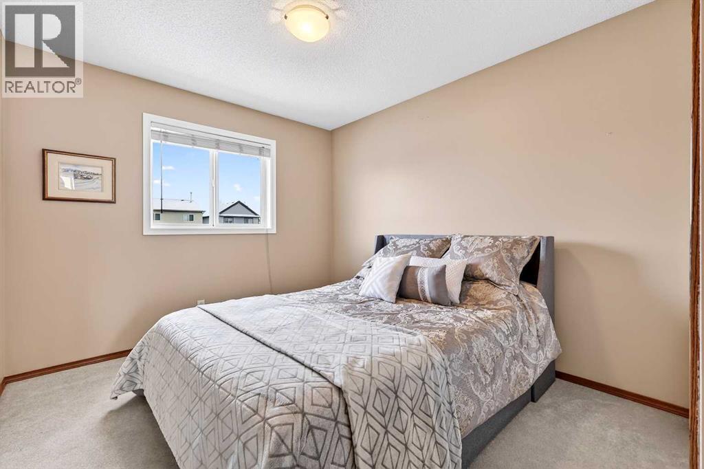 Single Family House for Sale in  Everridge Way SW Evergreen Calgary 