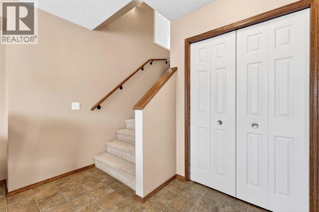 Single Family House for Sale in  Everridge Way SW Evergreen Calgary 