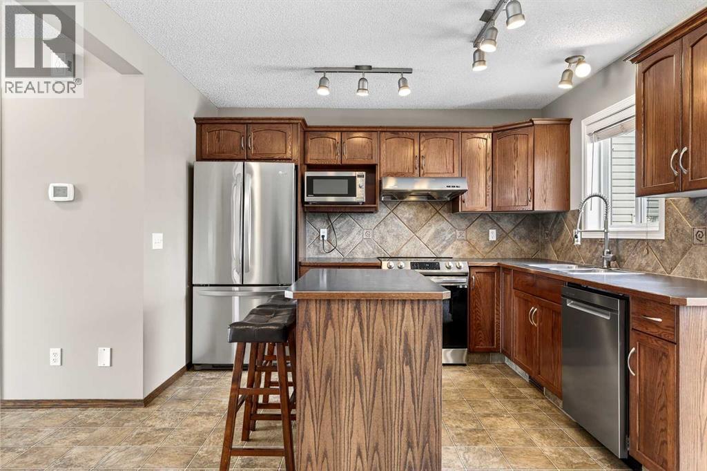 Single Family House for Sale in  Everridge Way SW Evergreen Calgary 