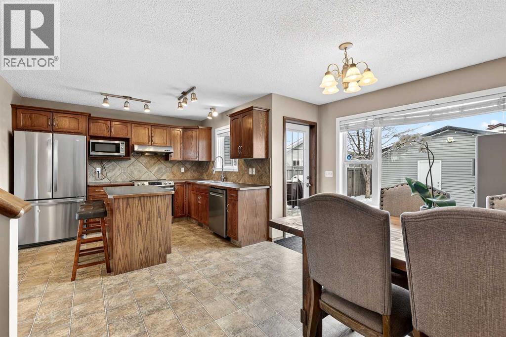 Single Family House for Sale in  Everridge Way SW Evergreen Calgary 