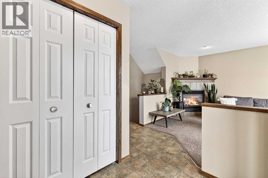 Single Family House for Sale in  Everridge Way SW Evergreen Calgary 