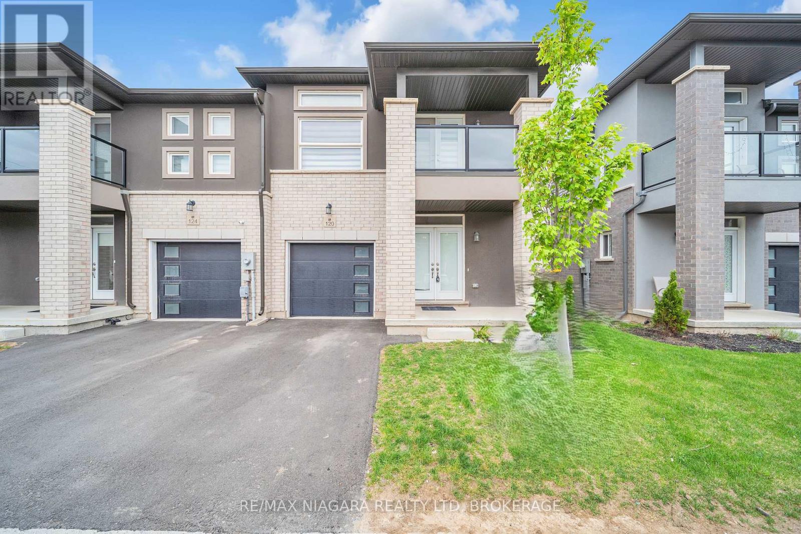 120 RENFREW TRAIL - 1