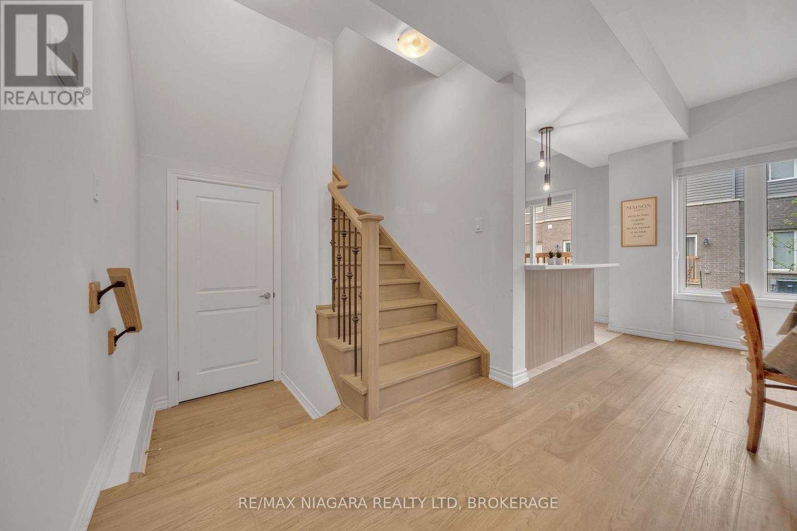 120 RENFREW TRAIL - 47